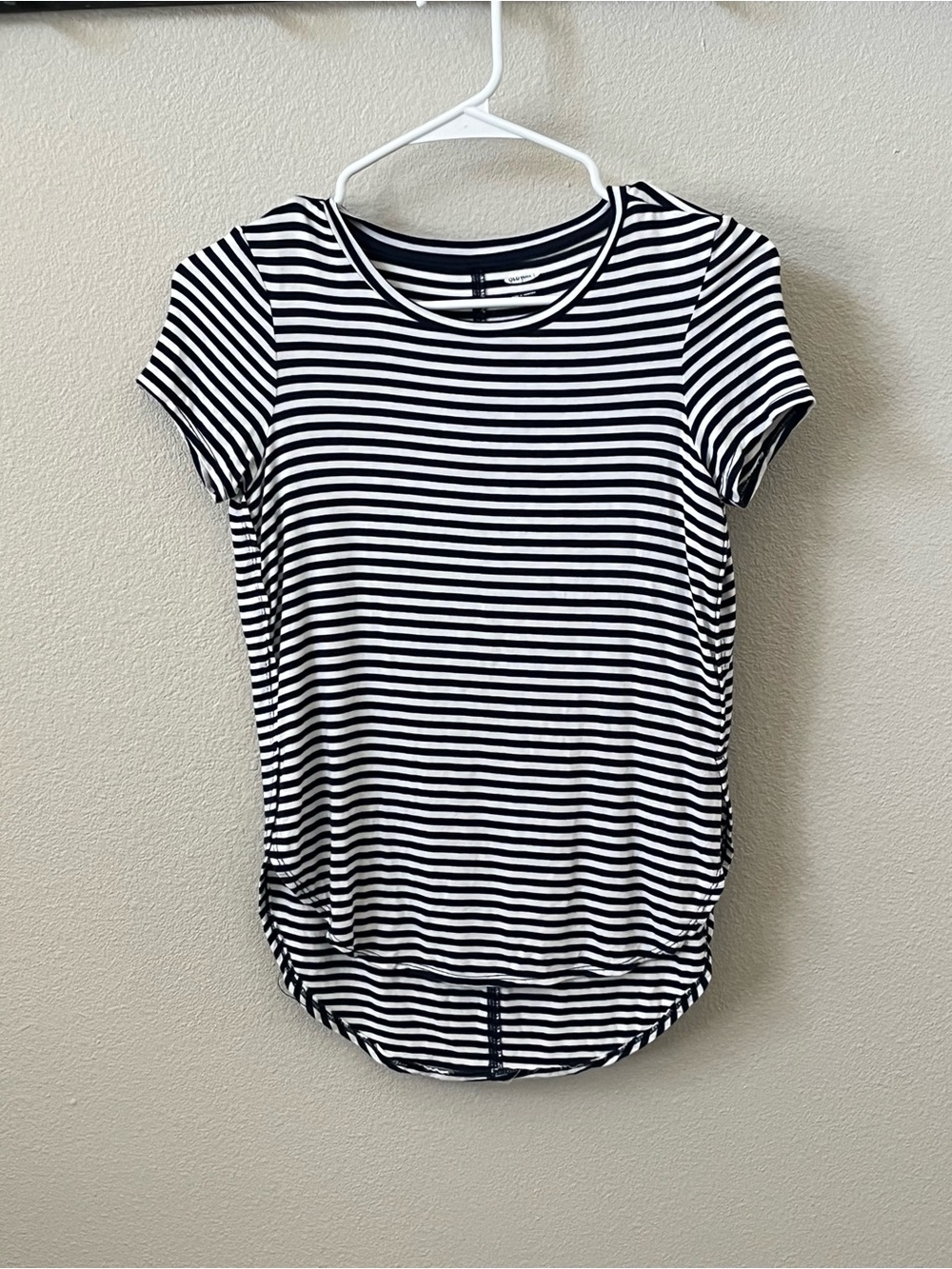 Girl sz 8 (M) Striped Black & White Short-Sleeve Tee